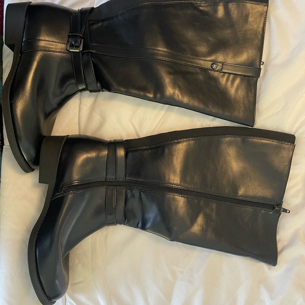 American Eagle Black knee high boots size 7.5